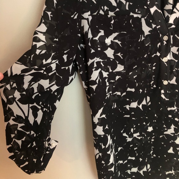 Size small gap blouse - Picture 2 of 4